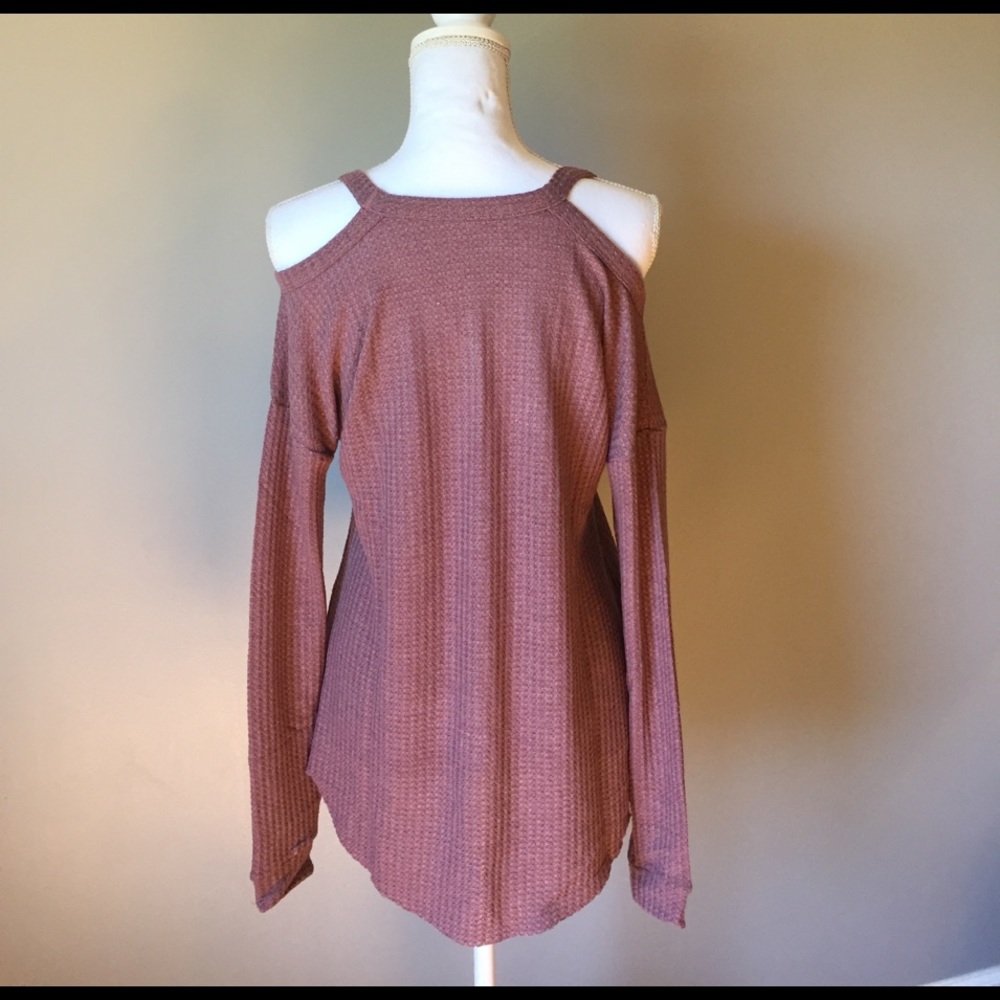 Cold Shoulder Top - Picture 5 of 8