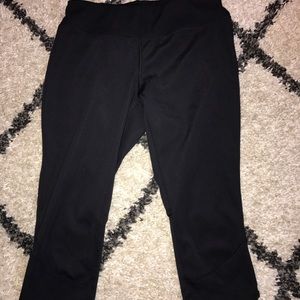 NWOT NEW BALANCE CROPPED YOGA PANTS!!!