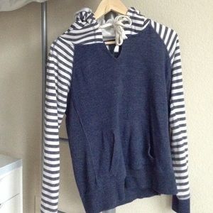 V-neck hoodie sweater