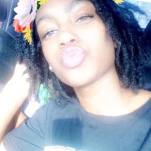 Meet your Posher, Destiny