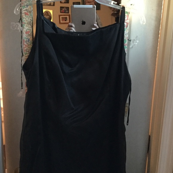 Formal Black gown! - Picture 2 of 4