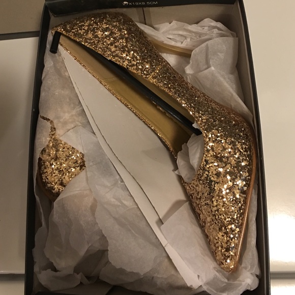 Gold glitter heels !sale! - Picture 2 of 3
