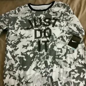 Nike tee