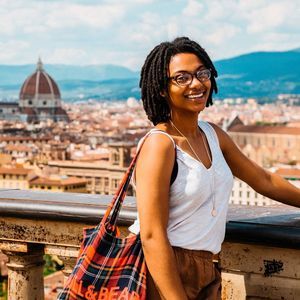 Meet your Posher, Maya