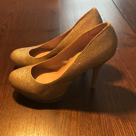 Gold Glitter High Heels ❄️💛♥️