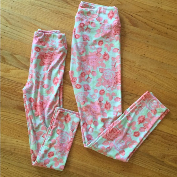 Brand new lularoe mommy/daughter set 💕 roses 💕