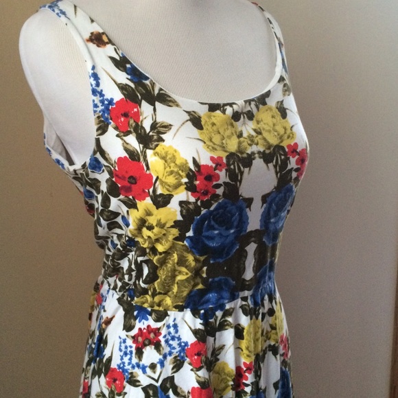 UNIQLO sundress w/ built in bra