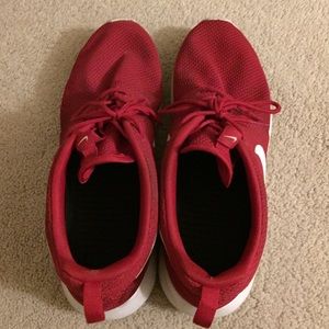 Nike Red Roshie