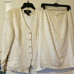 Vintage Carmen Marc Valvo 2 piece suit