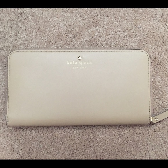 Kate Spade New York Wallet ♠️ - Picture 1 of 4