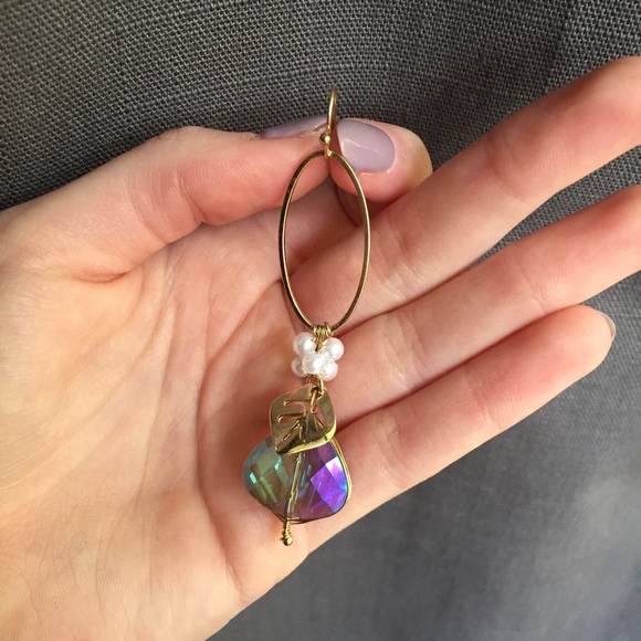 Francesca's Dangle Earrings - Picture 2 of 4