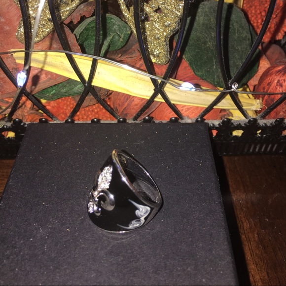 Ring - Picture 2 of 2