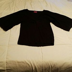 Short sleeved black sweater