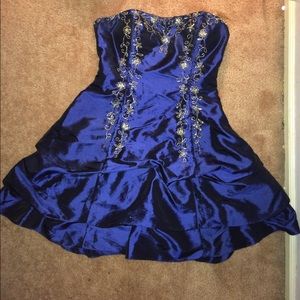 Homecoming dress is too big for me.