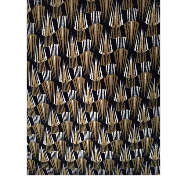 Green patterned top - Picture 2 of 2