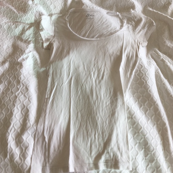 Black and white T-shirt - Picture 1 of 4