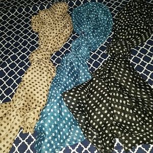 Lot of 3 great scarfs