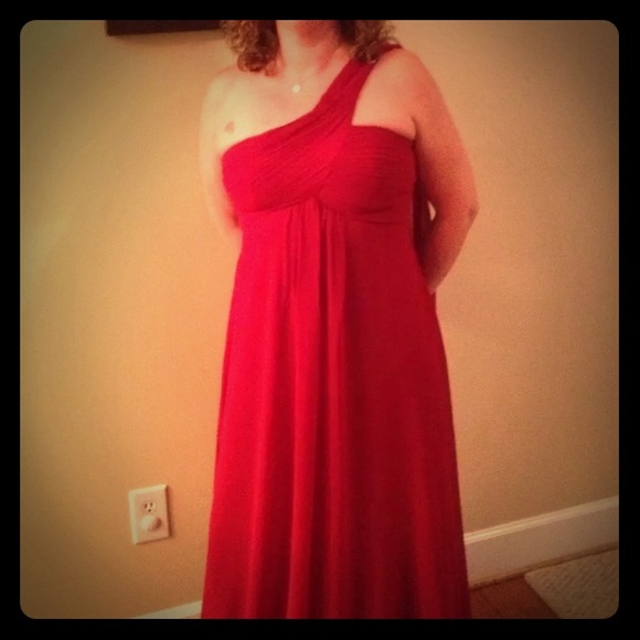 Floor length Red evening gown with train, 10 - Picture 1 of 3