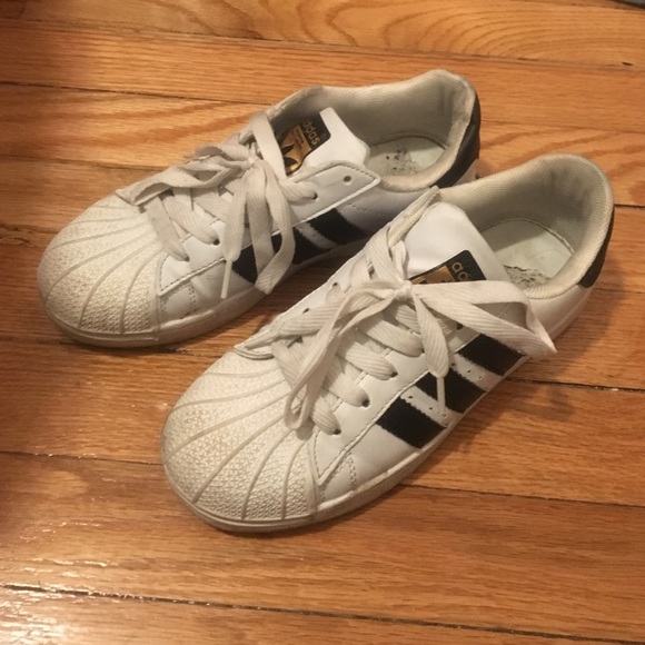 Adidas superstars