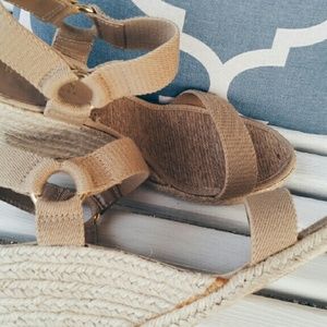 NWT Ralph Lauren Wedges