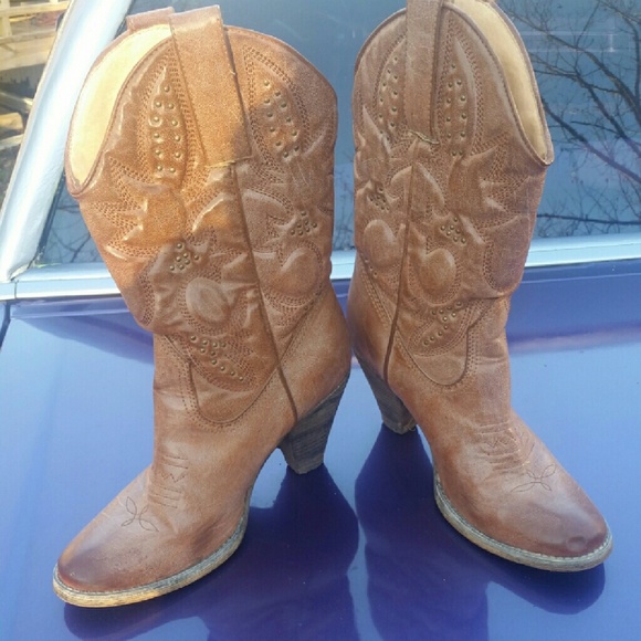 Ladies cowboy boots