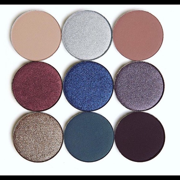 Holiday palette- Kylie cosmetics.