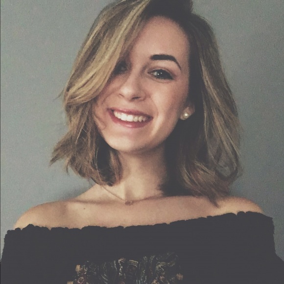 Meet your Posher, Brooke - Picture 1 of 1