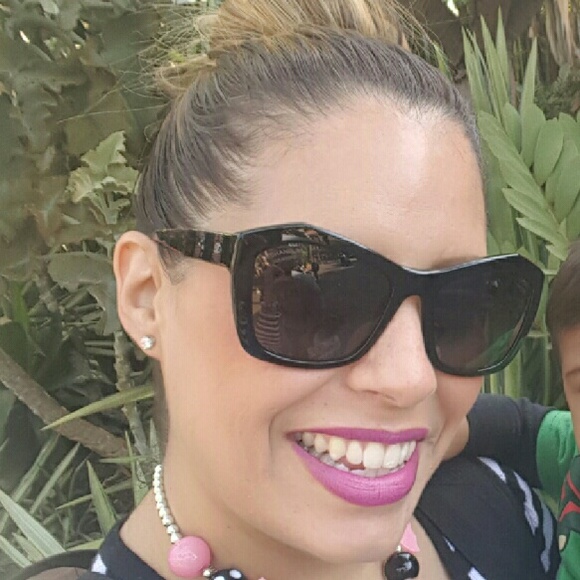 Meet your Posher, Selena