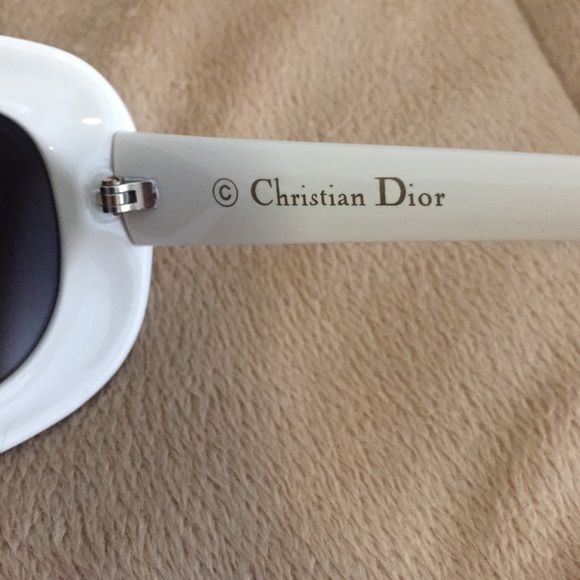Beautiful Christian Dior Sunglasses - Picture 2 of 4