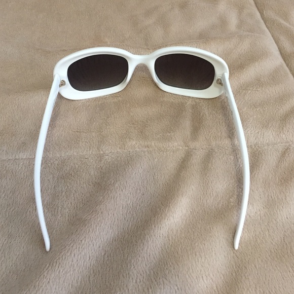 Beautiful Christian Dior Sunglasses - Picture 3 of 4