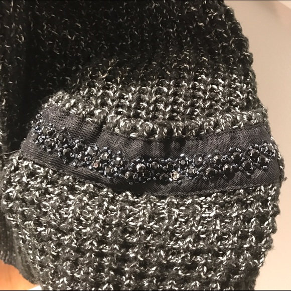 ❌SOLD❌ 🎉HOST PICK🎉 Vera Wang Sweater - Picture 2 of 2