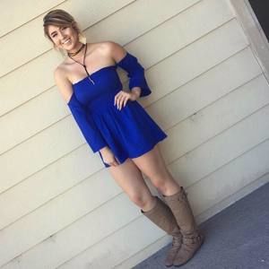 Meet your Posher, Dena