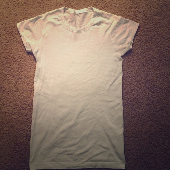Lulu lemon shirt