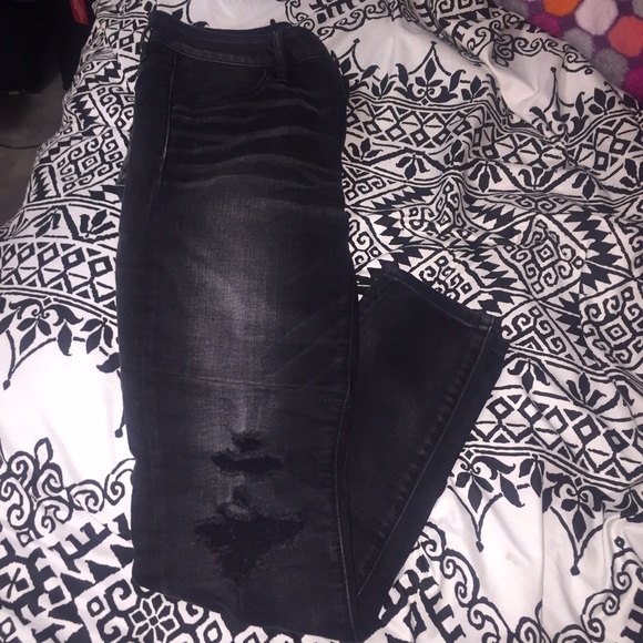 American Eagle distressed black denim jeggings