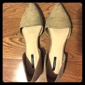 Nude velvet flats!