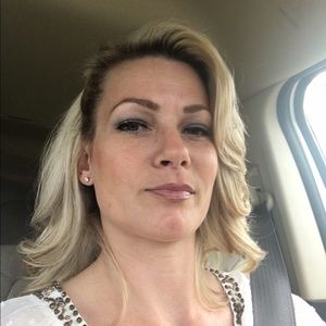 Meet your Posher, Leah