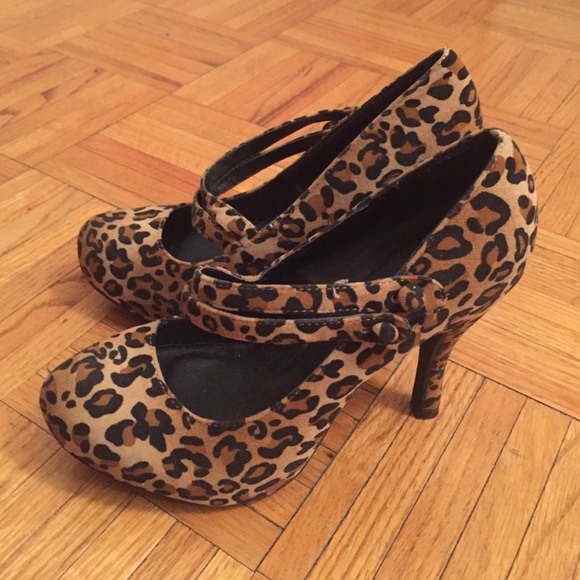 Leopard heels