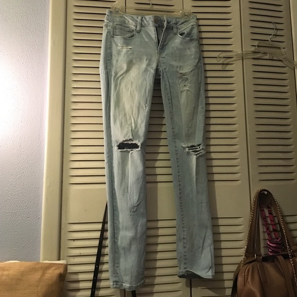 American eagle ripped jeans