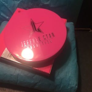 Jeffree star highlighter