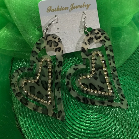 NWT! Bling Heart ❤️ Earrings!