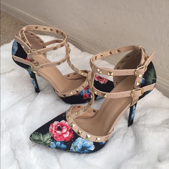 Wild Diva Shoes Wild Diva Lounge Shoes Size 6 2 Poshmark