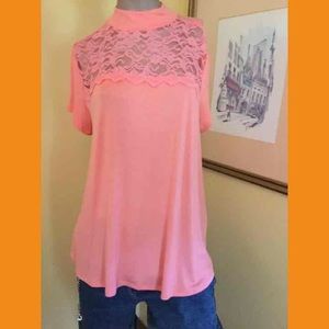 🆕👚Shell Pink Lace Rhinestone Button Top XL👩🏻‍⚖️