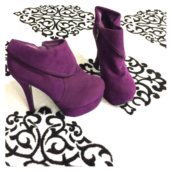 💜Purple Ankle High Heel Booties💜