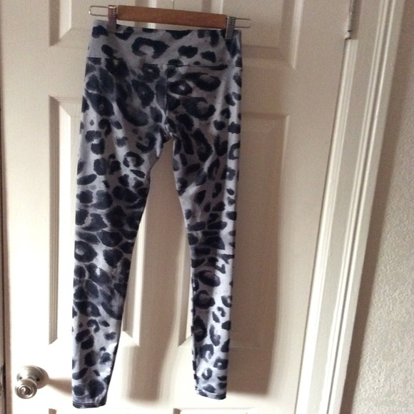 Public Myth leggings small