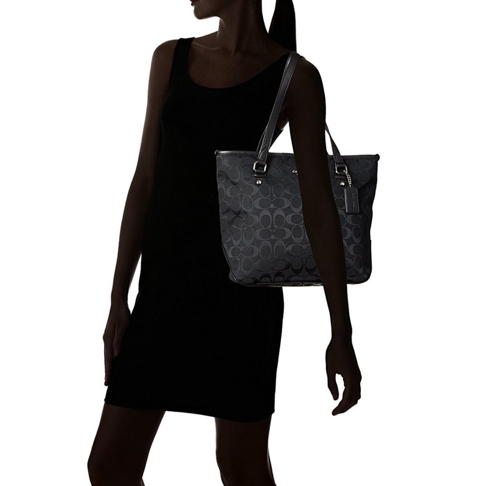 Coach Signature Tote EUC