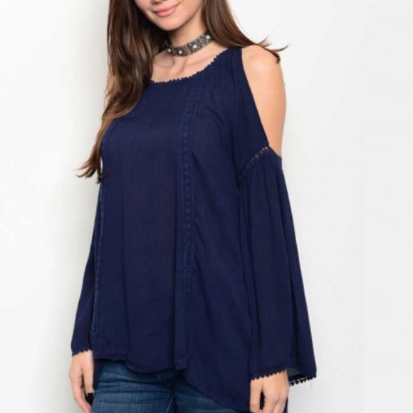 Tops - FINAL PRICE! LAST 1! Small Navy Cold Shoulder Top