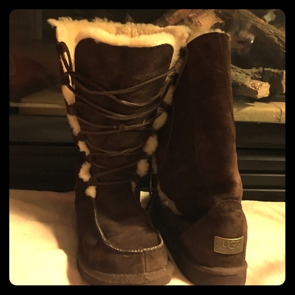 UGG size 7 fleece lined brown boots