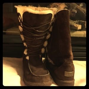 UGG size 7 fleece lined brown boots