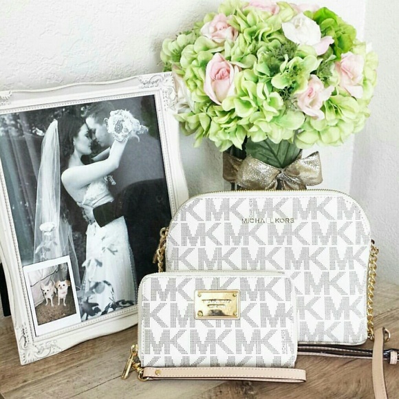Auth. Michael Kors Cindy Dome Crossbody & Wallet