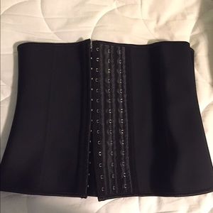 Yianna waist trainer